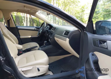 2014 Volkswagen Jetta Se from USA, damaged, VIN 3VWD07AJXEM371105